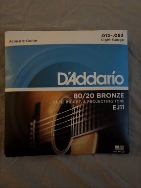 EJ11 80/20 Bronze Acoustic Guitar Strings - Blue and Black